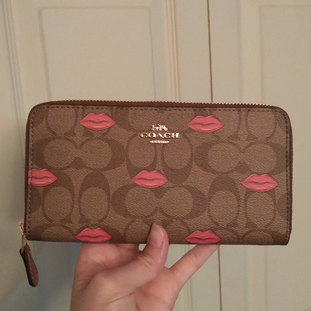 Coach Signature Accordion Wallet